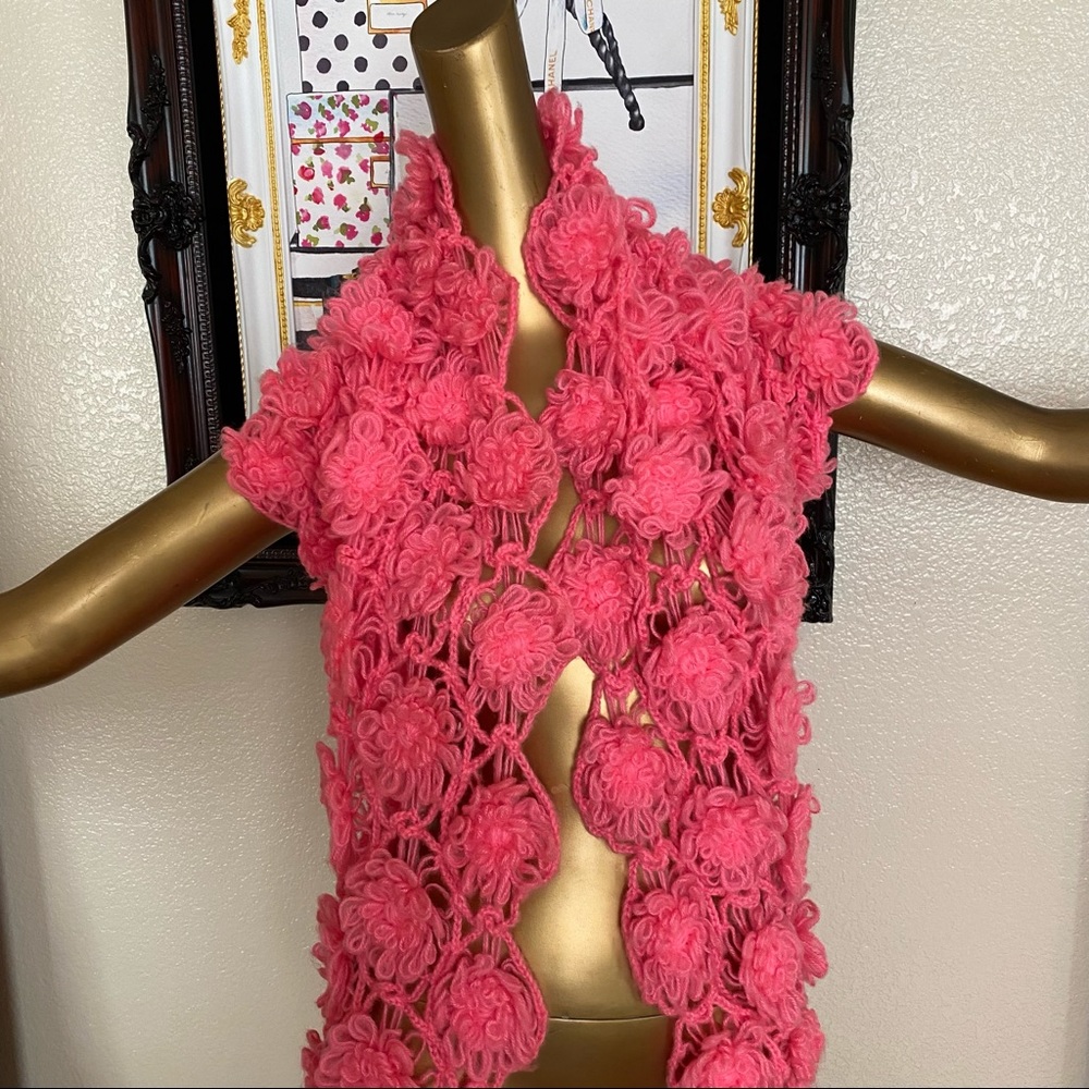 Vintage Rosette Floral Knit Shawl Scarf - Picture 4 of 10